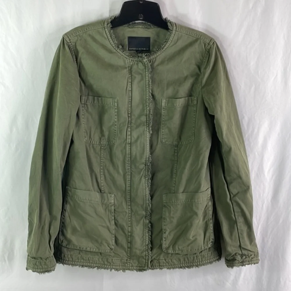 Banana republic, WP military jacket. green  with raw edges 307682.